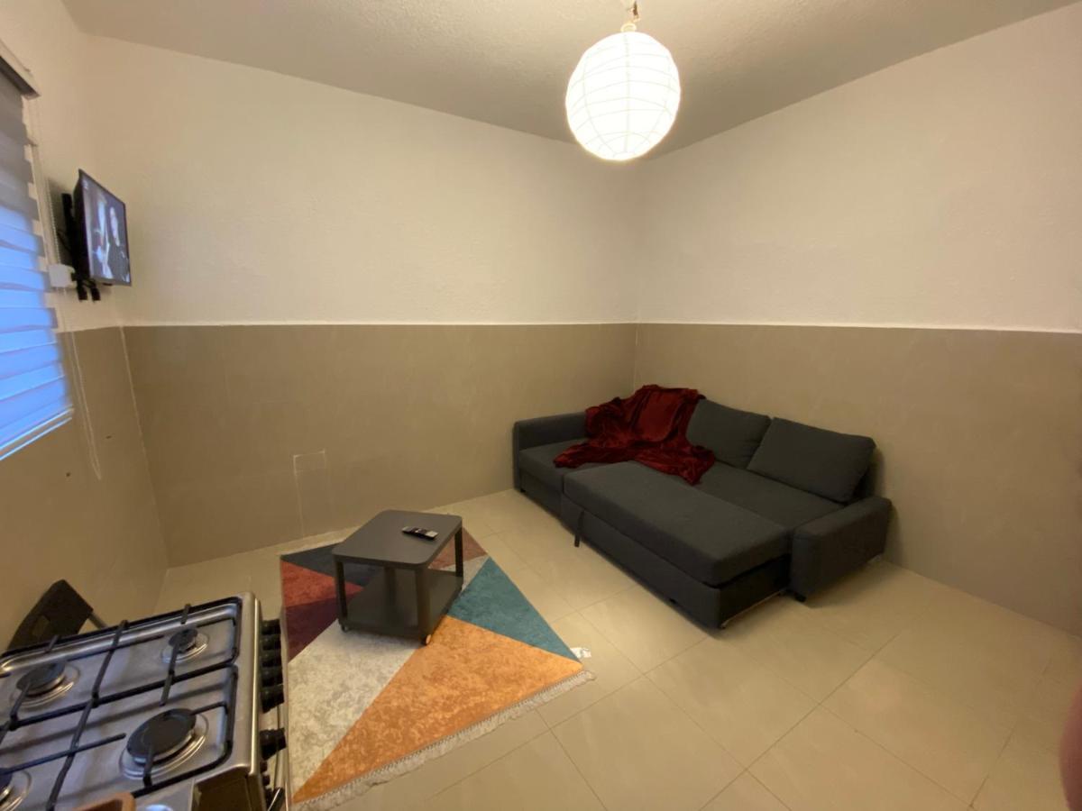 Horses House Apartment Karak Exterior foto
